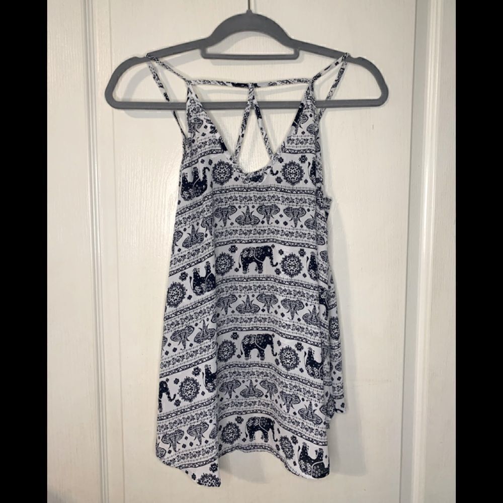 Sienna Sky blue and white elephant print tank size S